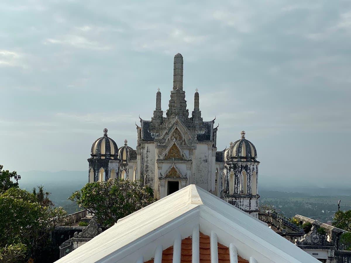 Trip cover: เพชรบุรีเมืองเก่า 1 วัน — คาเฟ่ + เขาวัง + ขนมหวาน