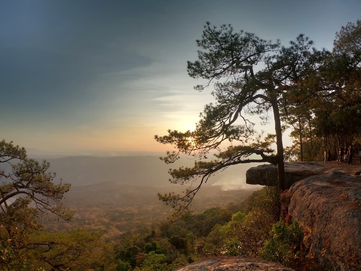 Trip cover: ภูกระดึง 3 วัน 2 คืน — เดินขึ้นเขา + ผาหล่มสัก