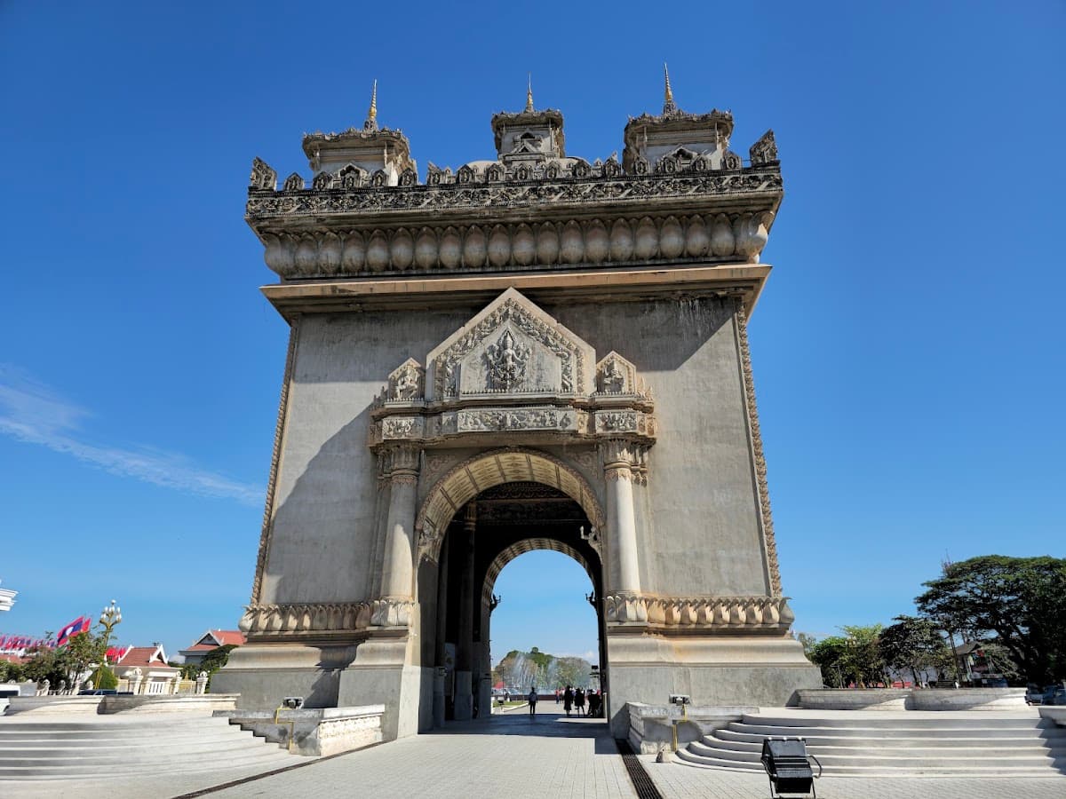 Trip cover: เวียงจันทน์ 2 วัน — Patuxai + That Luang + ตลาดมืดริมโขง