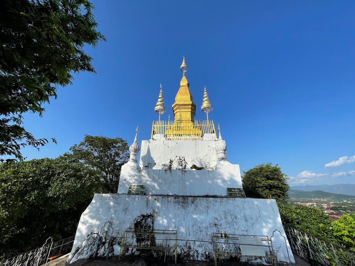 Trip cover: หลวงพระบาง 3 วัน — พระบาง น้ำตก Kuang Si Phou Si