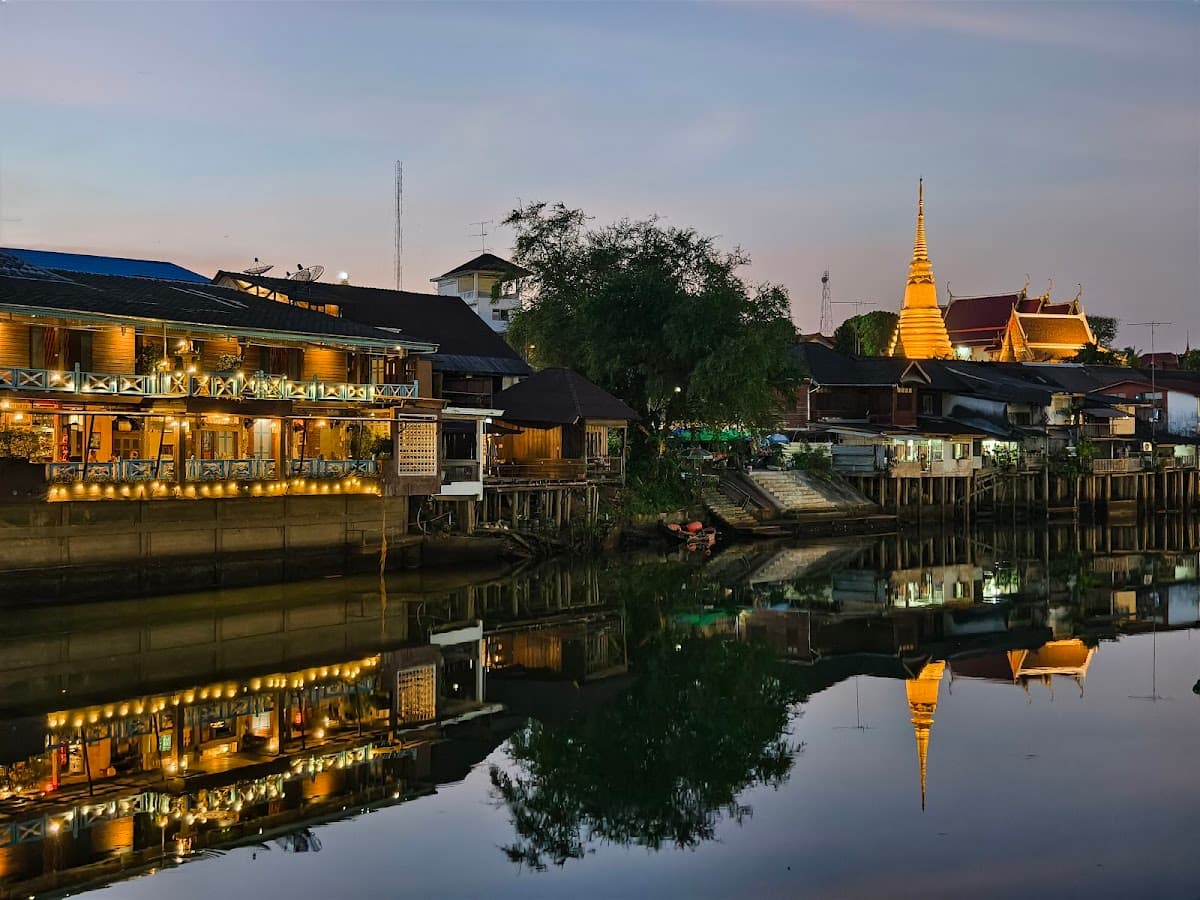 Trip cover: จันทบุรี 2 วัน 1 คืน — ฤดูทุเรียน บุฟเฟต์ผลไม้ ชุมชนริมน้ำ น้ำตกพลิ้ว